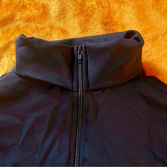 Capezio black crop top — long sleeve - Picture 2 of 6